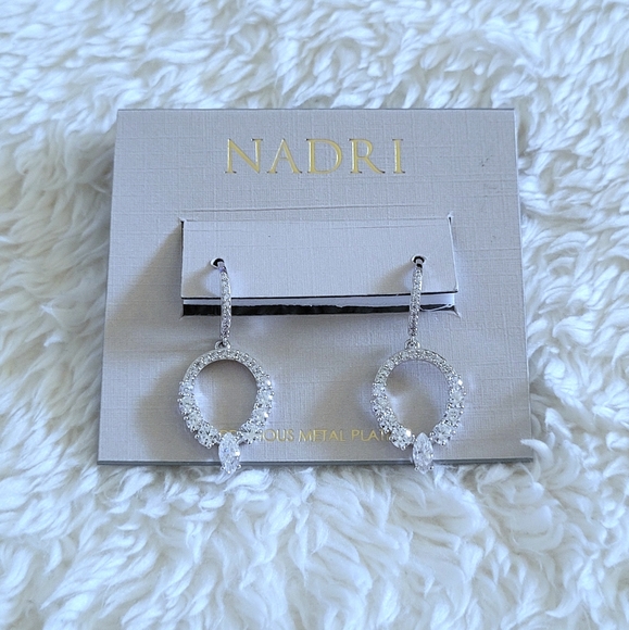 Nadri Silver🤍 Egg Shaped Cubic Zirconia💎 Drop Earrings - Picture 10 of 15